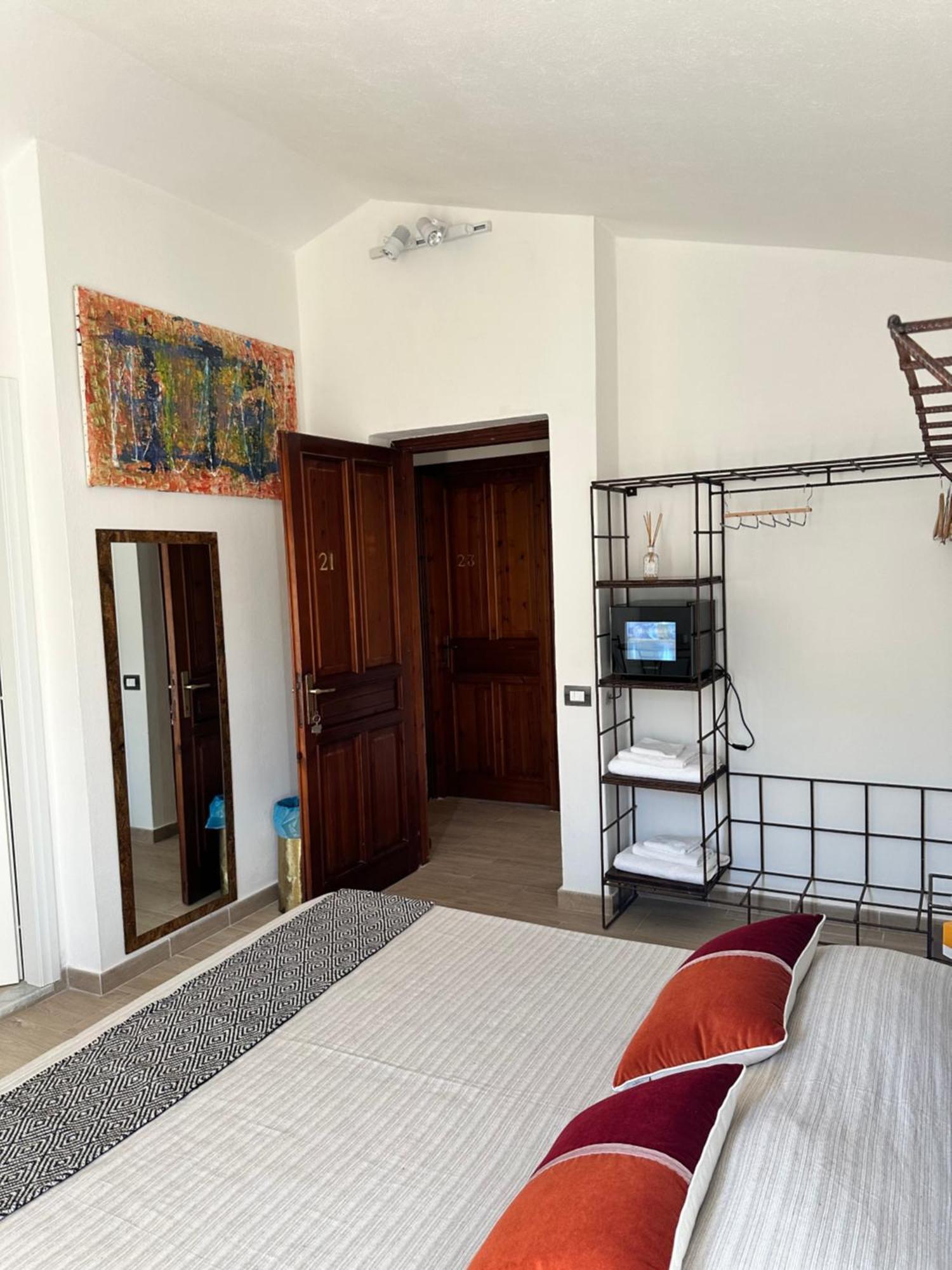 Relais Del Poggio Bed and Breakfast Capoterra Εξωτερικό φωτογραφία
